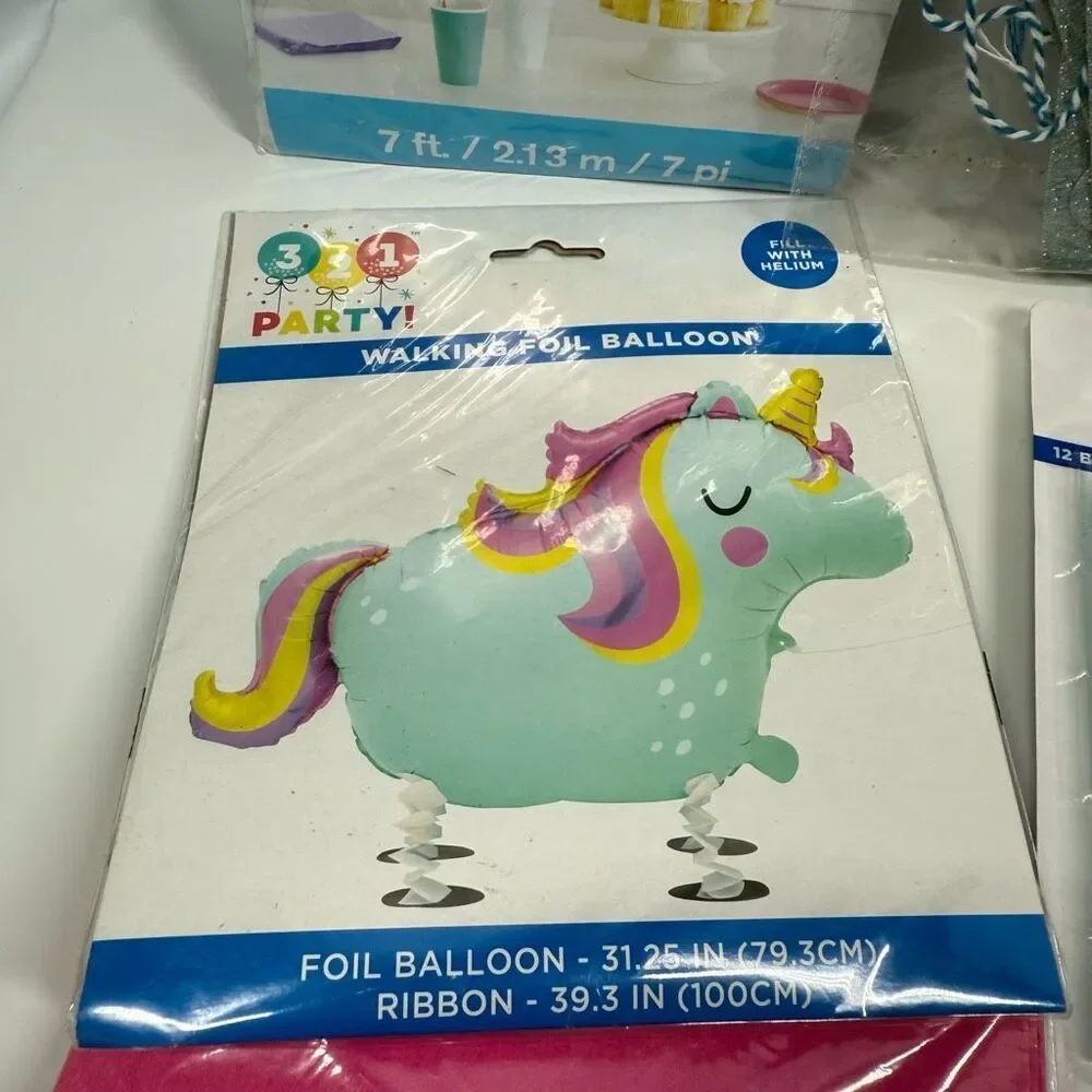 D17  Party Decorations- 8 piece Unicorn party decorations and supplies